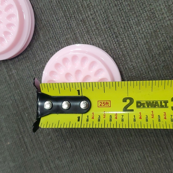 ⭐️Free with Bundle⭐️NEW Disposable eyelash holder trays #1068 - Picture 2 of 3